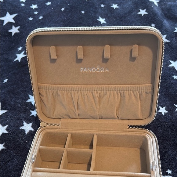 Pandora Cream Jewelry Case - Picture 3 of 3